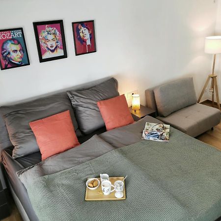 Neues City Center Piano Appartement Mit Netflix Klagenfurt am Woerthersee Bagian luar foto