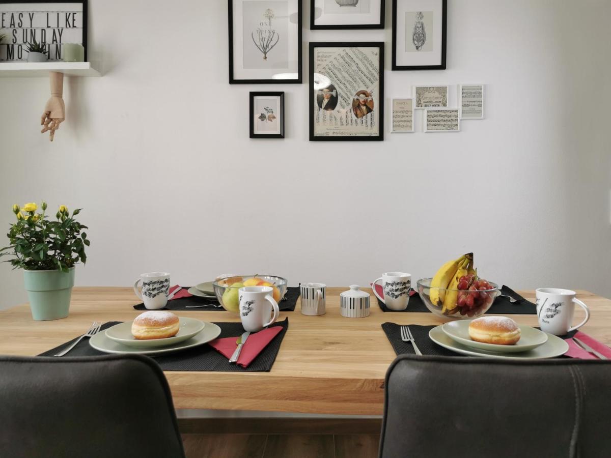 Neues City Center Piano Appartement Mit Netflix Klagenfurt am Woerthersee Bagian luar foto