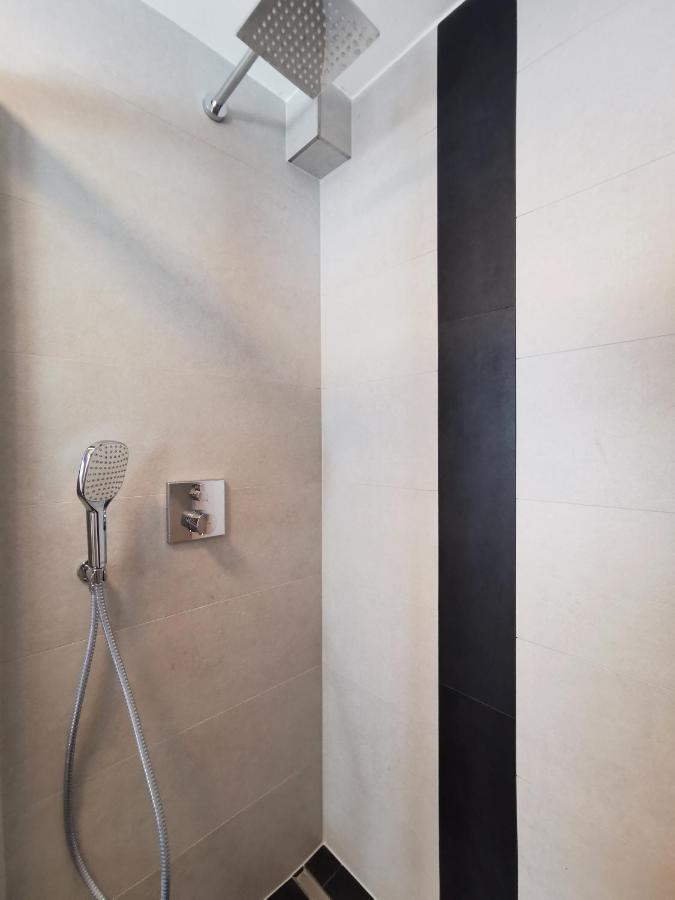 Neues City Center Piano Appartement Mit Netflix Klagenfurt am Woerthersee Bagian luar foto