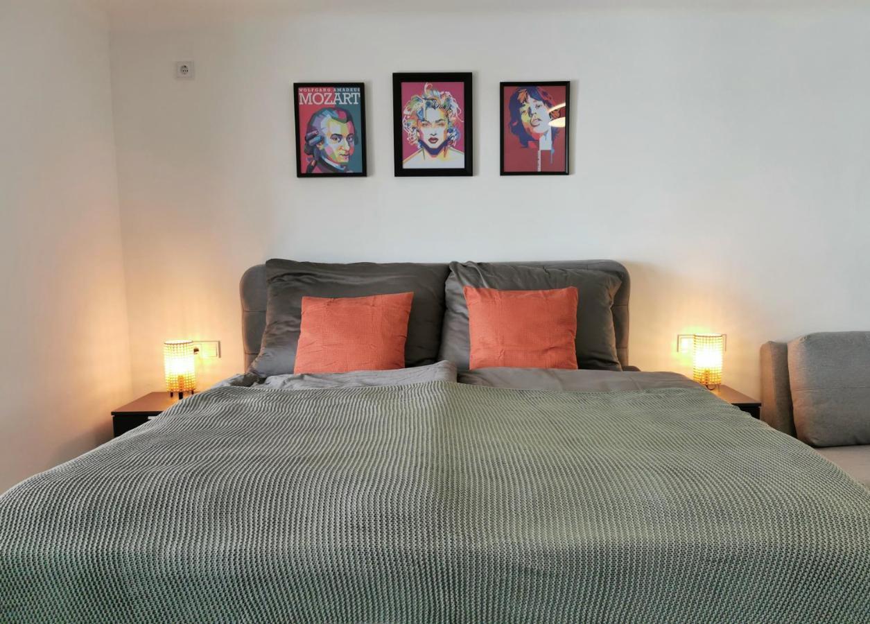 Neues City Center Piano Appartement Mit Netflix Klagenfurt am Woerthersee Bagian luar foto